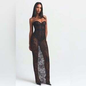 SKIMS ULTRA FINE LACE STRAPLESS CORSET LONG DRESS